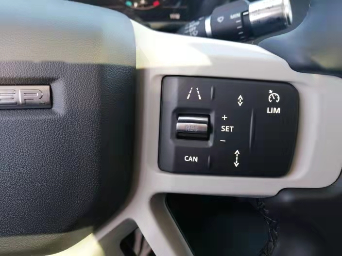 2020款路虎卫士3.0T  天津港现车热销全国