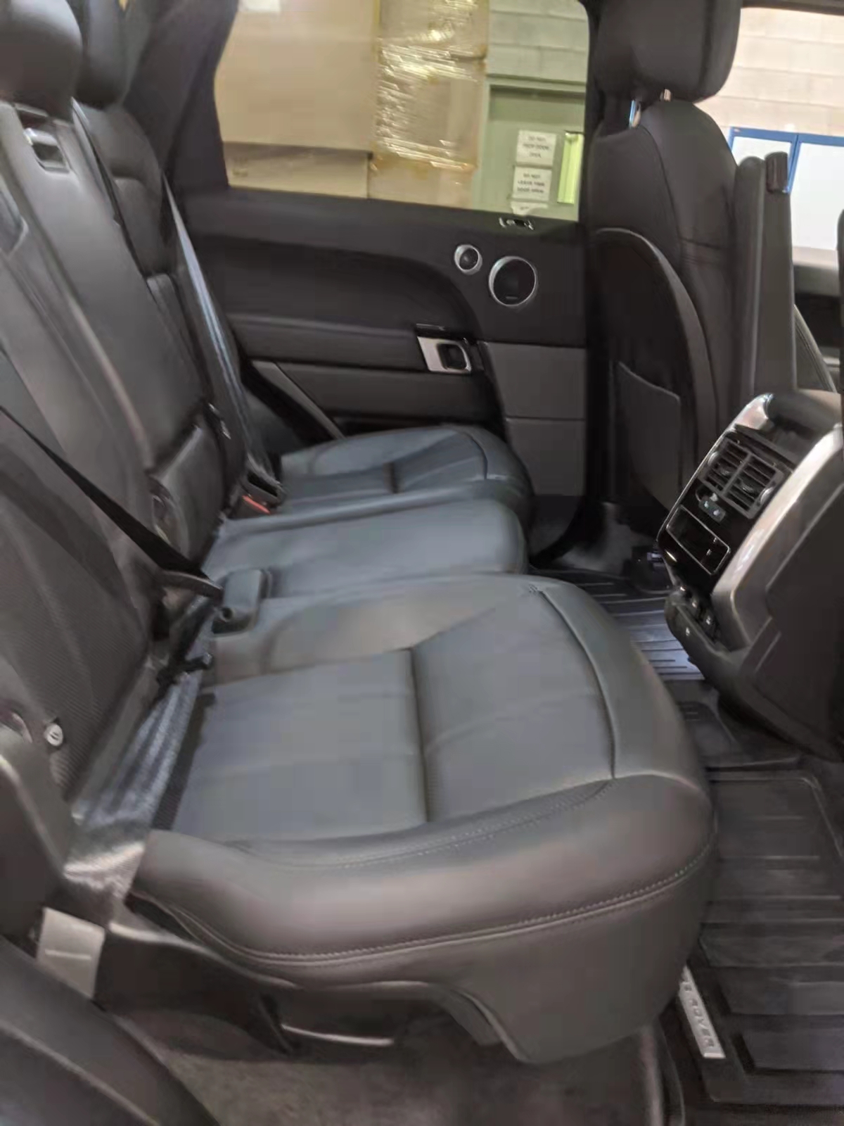 2020款路虎揽胜运动  天津港全国上牌特价钜惠