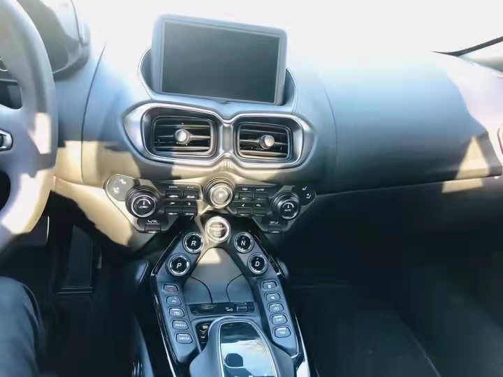 2020款 阿斯顿·马丁 天津港全国上牌价格钜惠