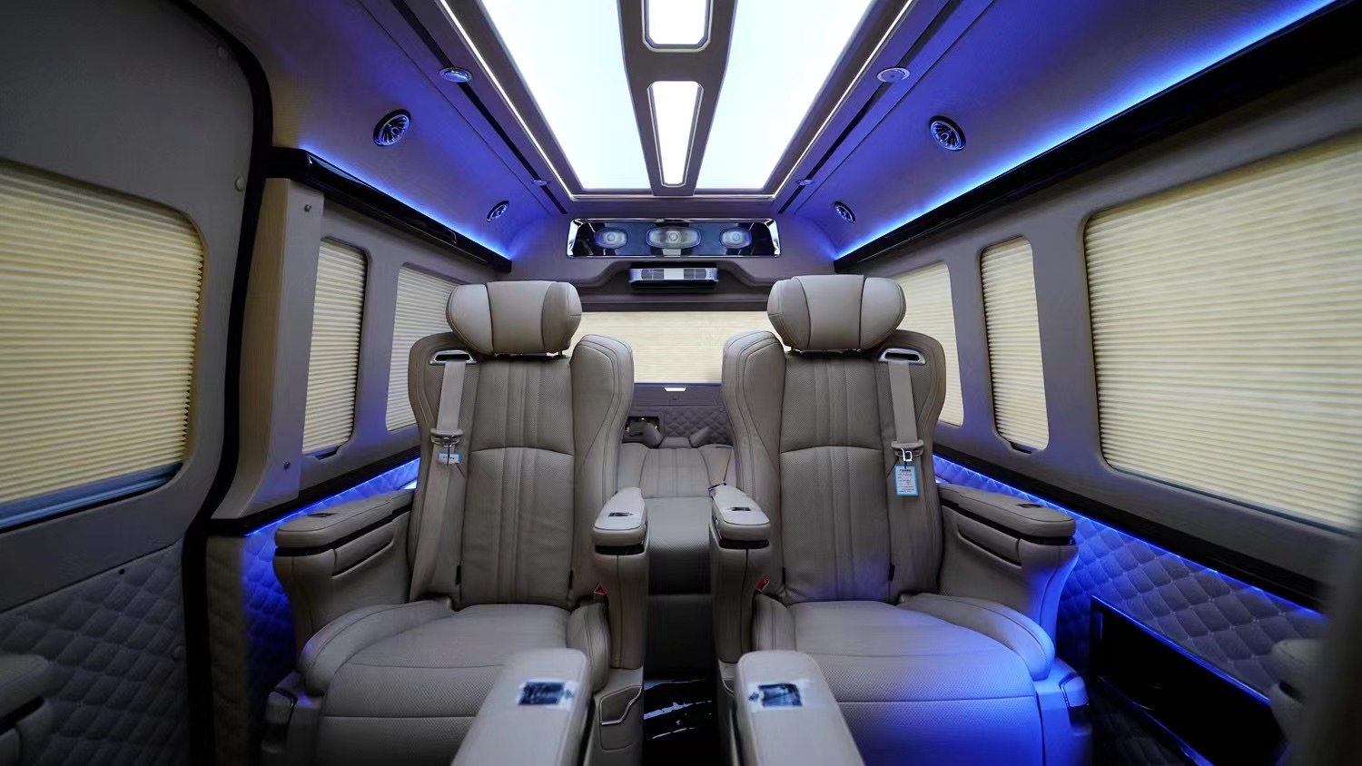  2021款进口丰田海狮  天津港火爆热销中