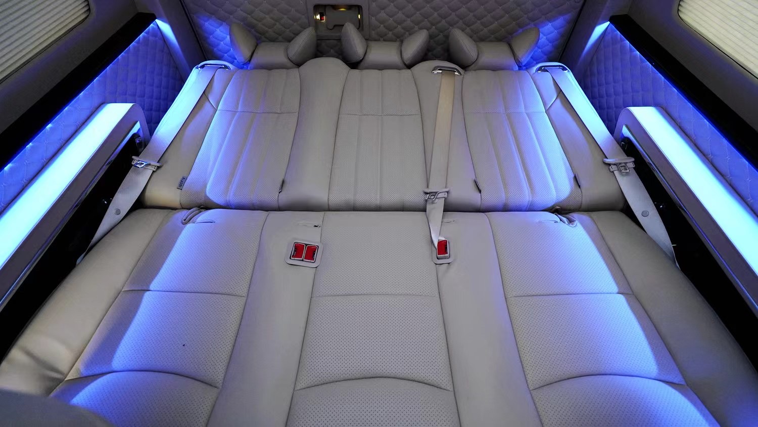  2021款进口丰田海狮  天津港火爆热销中