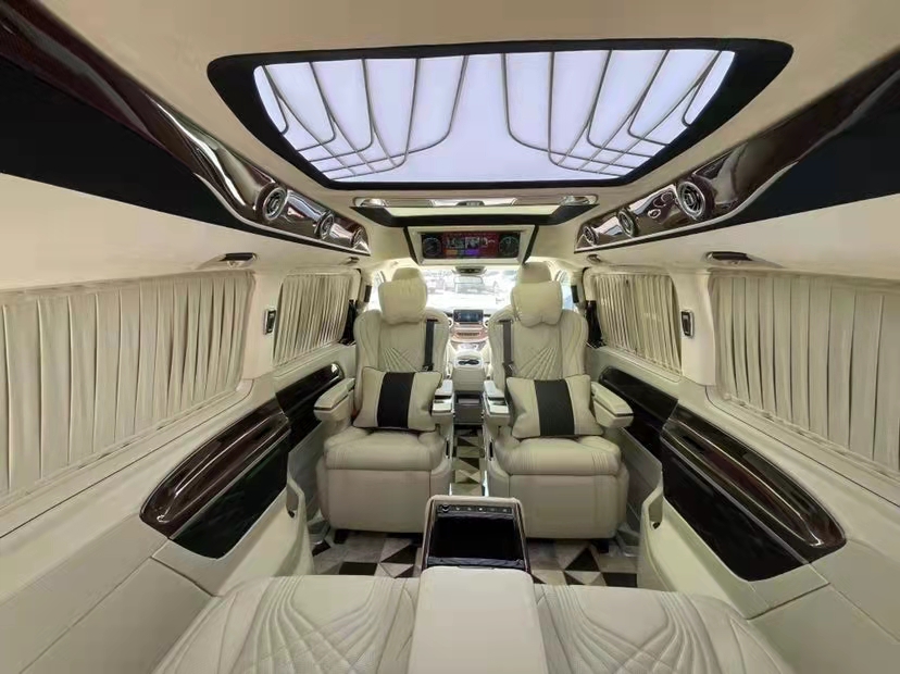 20款奔驰v260L高顶双色限量版 天津港随时提车价优