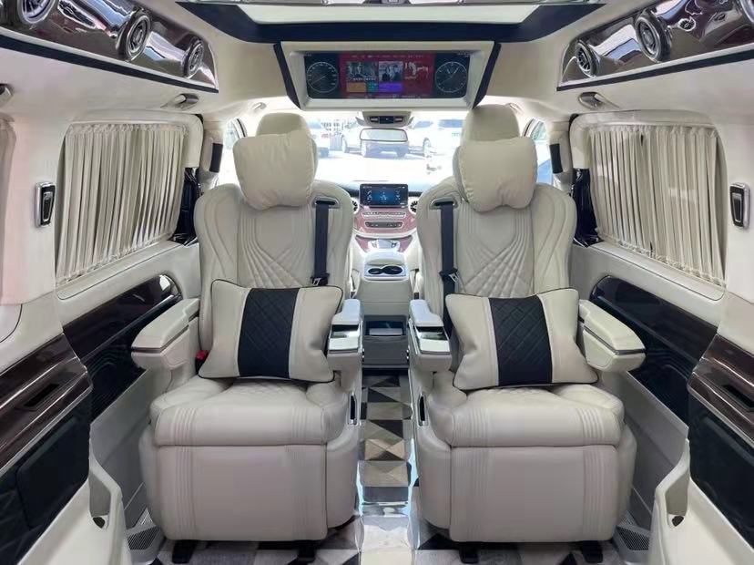 20款奔驰v260L高顶双色限量版 天津港随时提车价优