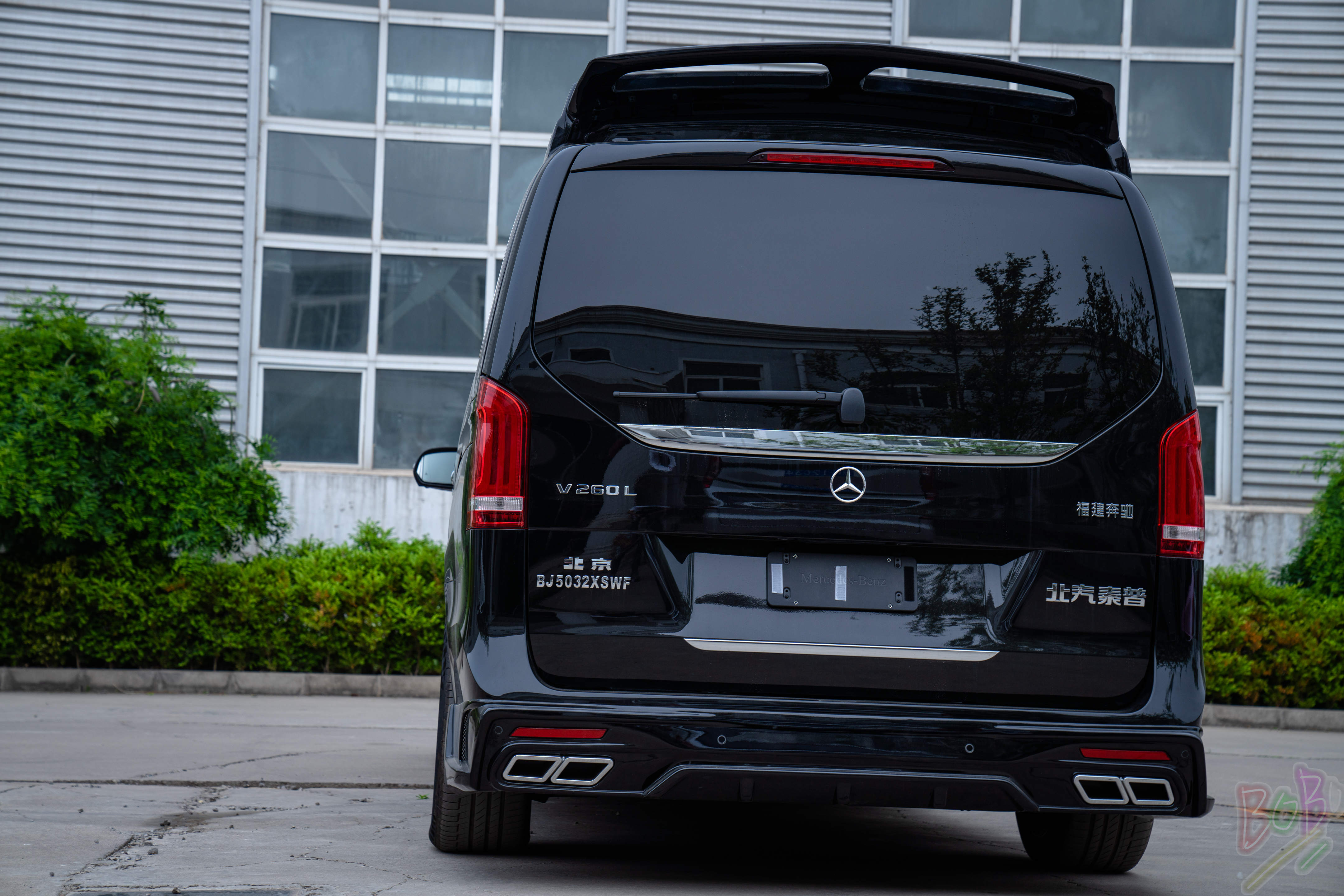 奔驰V260高顶商务车  天津港保税区火热来袭