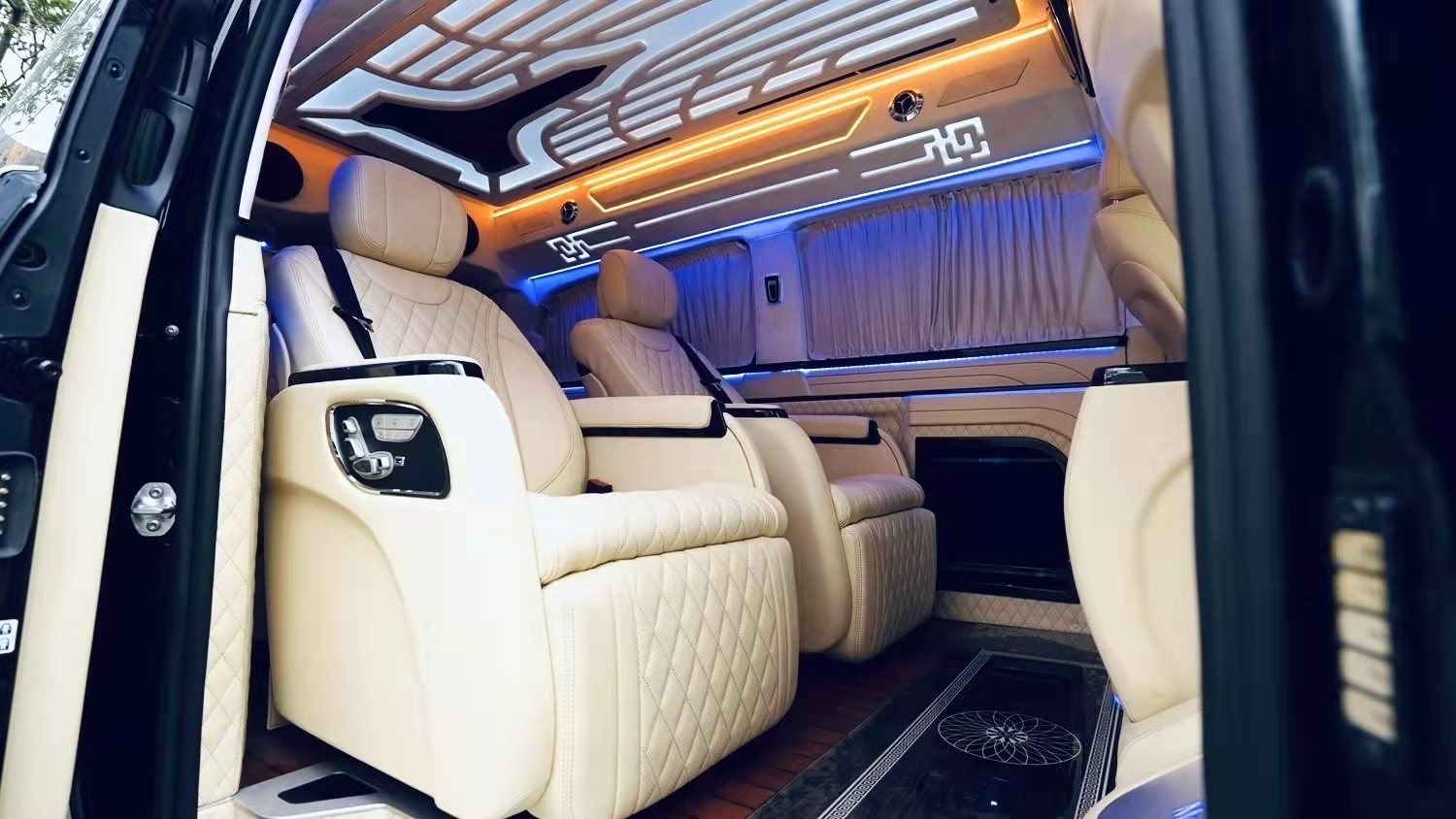 奔驰威霆定制高顶单门版商务车  天津港全国上牌价格钜惠