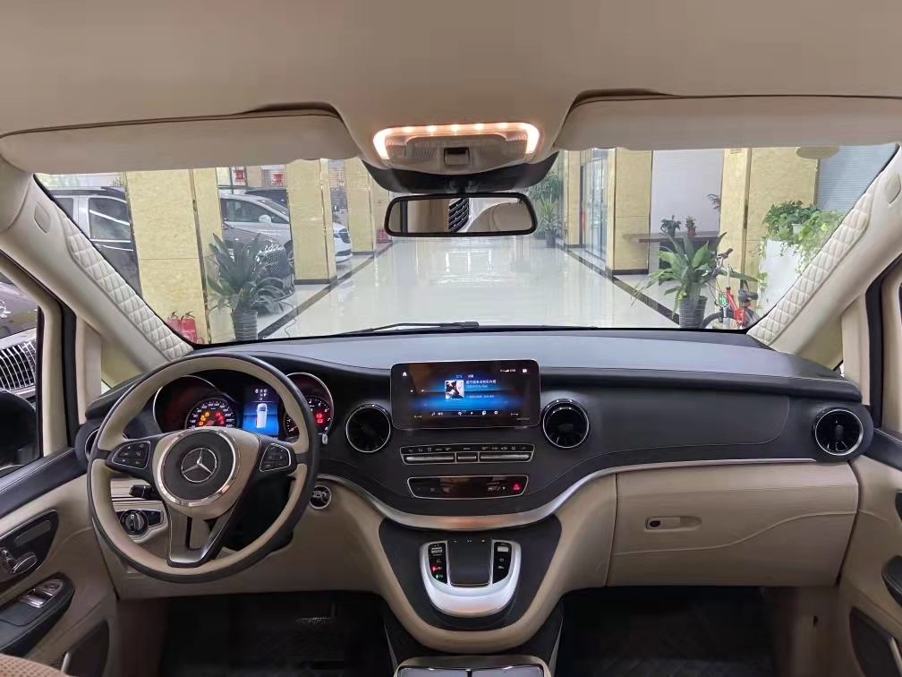 21款奔驰迈巴赫商务V260国六 天津港保税区现车随时提