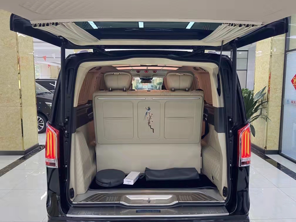 21款奔驰迈巴赫商务V260国六 天津港保税区现车随时提