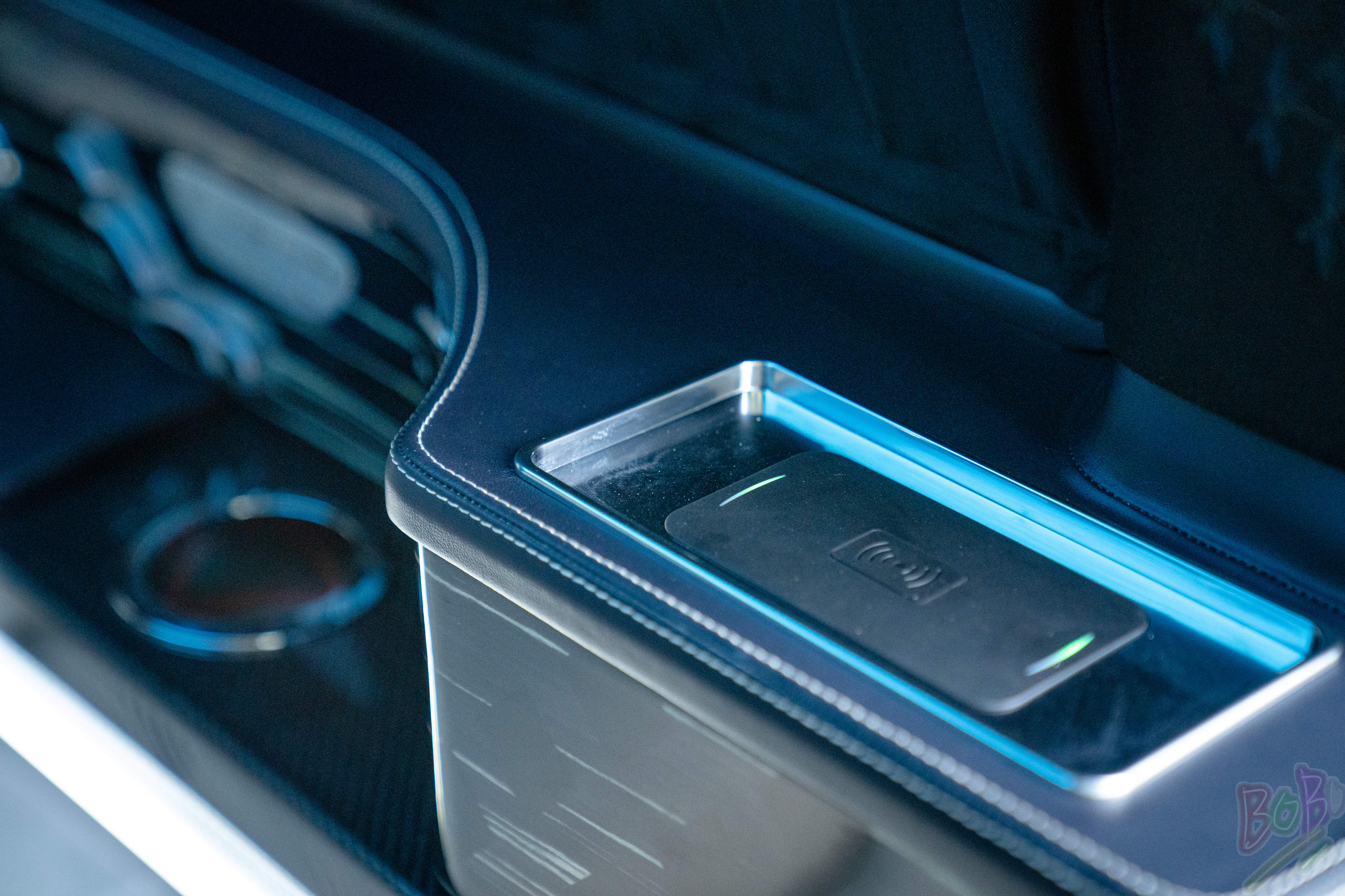 奔驰V260高顶商务车定制版  天津港保税区现车随时提