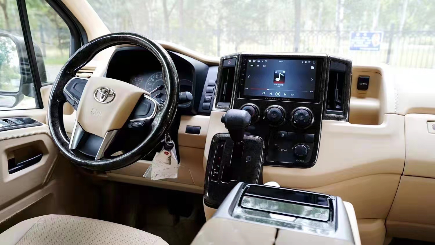 进口丰田海狮升级商务车  天津港最新报价