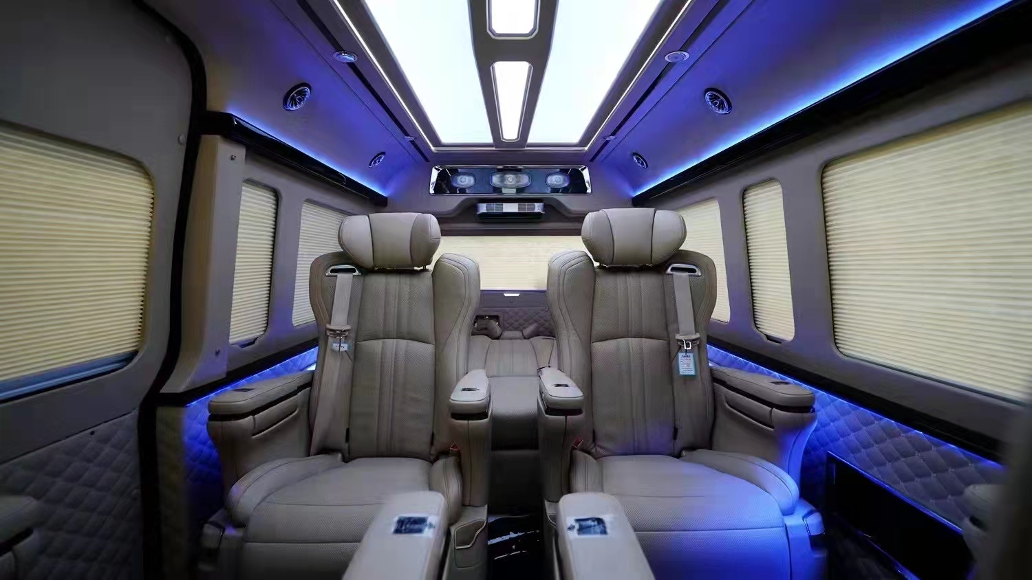 进口丰田海狮升级商务车  天津港最新报价