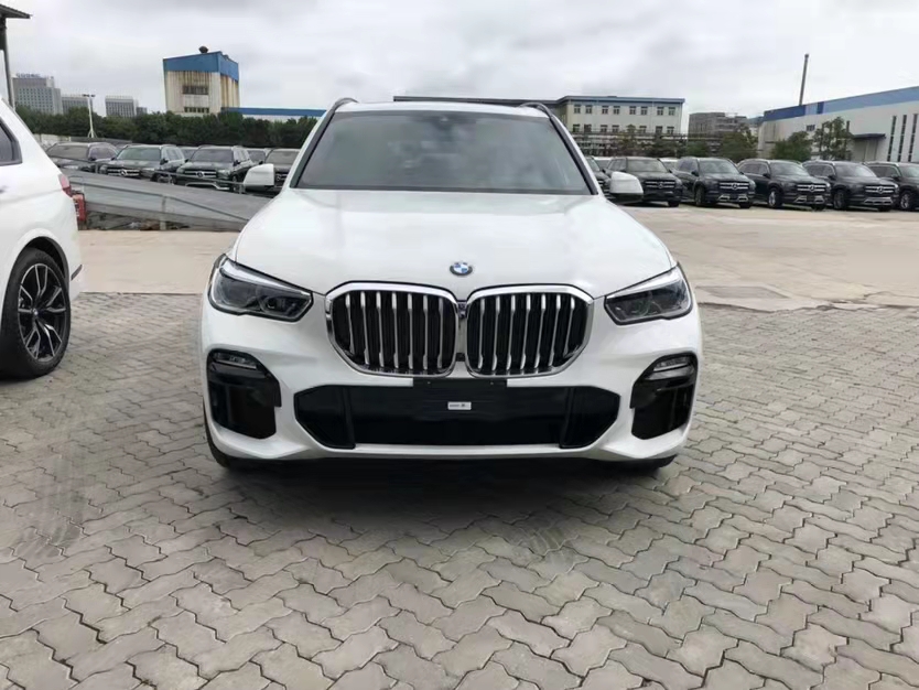 20款加版宝马X5 天津港国六国庆蓄势待发