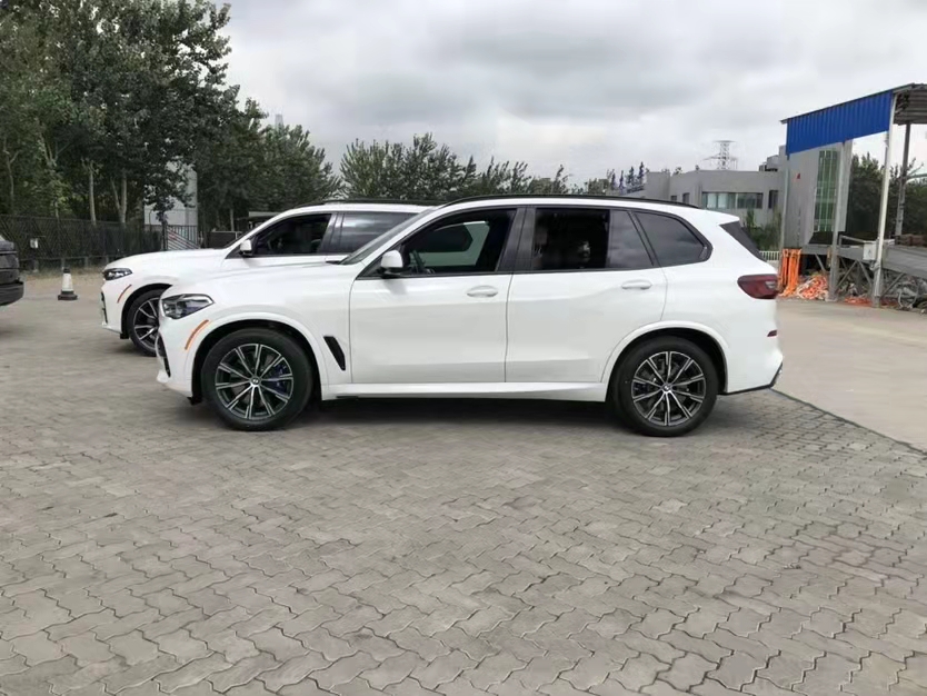 20款加版宝马X5 天津港国六国庆蓄势待发