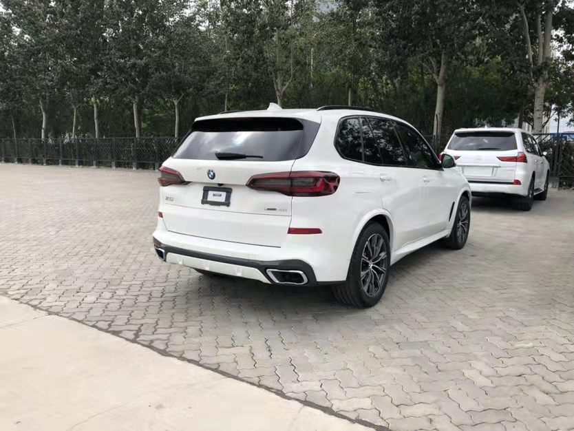 20款加版宝马X5 天津港国六国庆蓄势待发