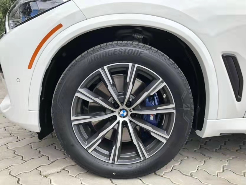 20款加版宝马X5 天津港国六国庆蓄势待发