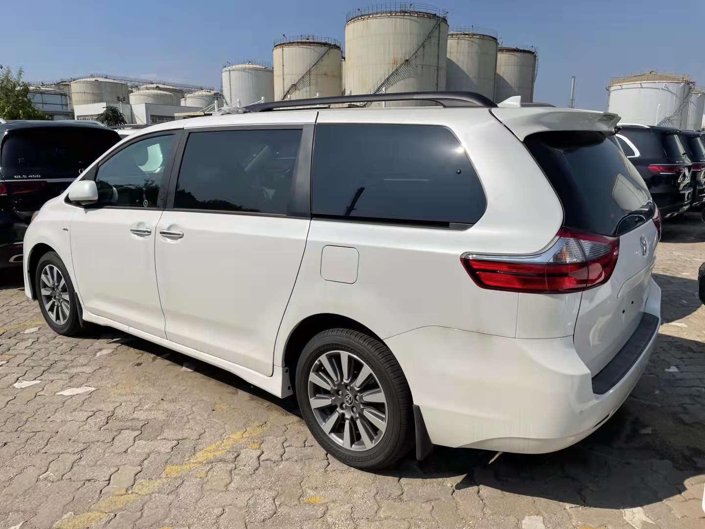 塞纳 20款 3.5 四驱 XLE 7座 天津港持续热销中