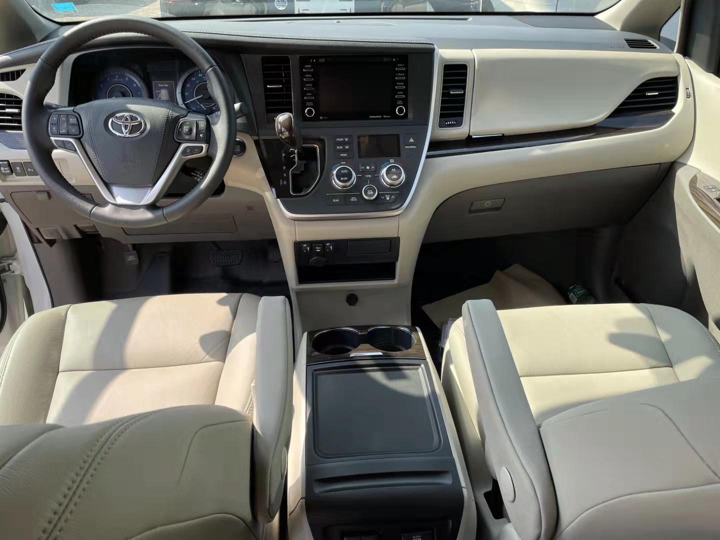 塞纳 20款 3.5 四驱 XLE 7座 天津港持续热销中