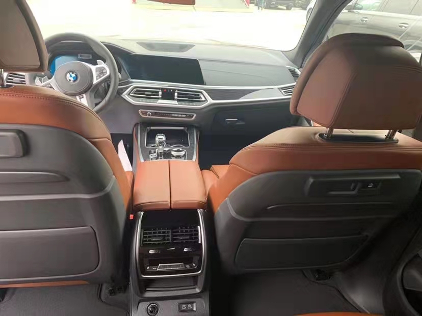 加版-2021款宝马 X7卓越豪华版 天津港国庆临近冲量促销