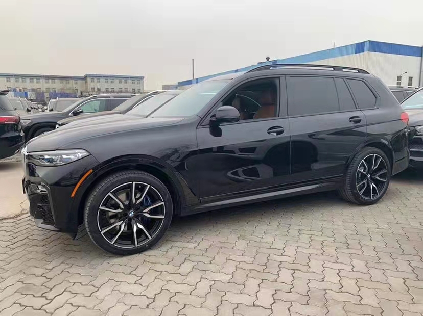 加版-2021款宝马 X7卓越豪华版 天津港国庆临近冲量促销