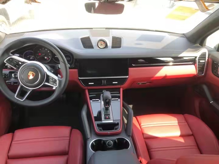 2021款加版保时捷卡宴3.0T  天津港现车特惠促销