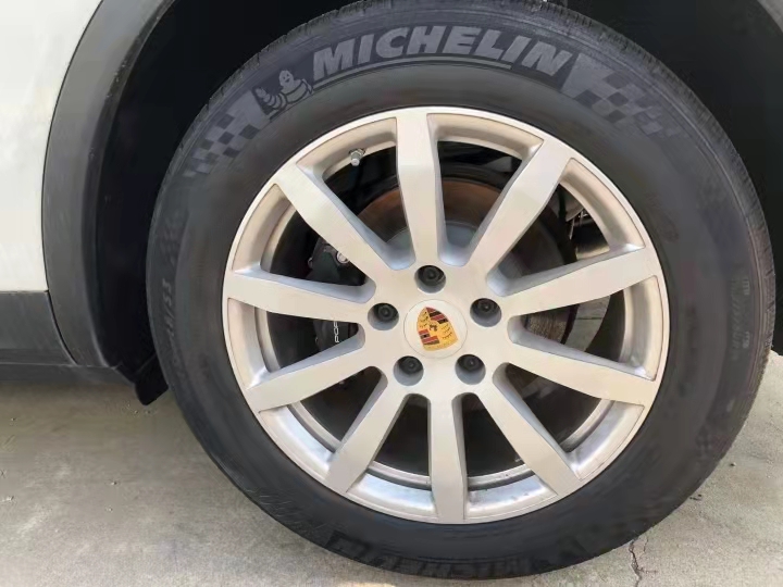 2021款加版保时捷卡宴3.0T  天津港现车特惠促销