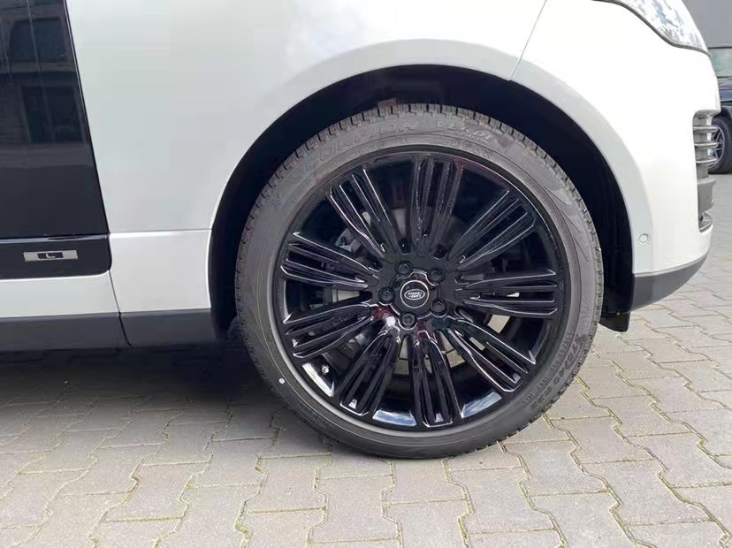 揽胜行政 20款 3.0T  柴油 创世加长　天津港火爆热销中