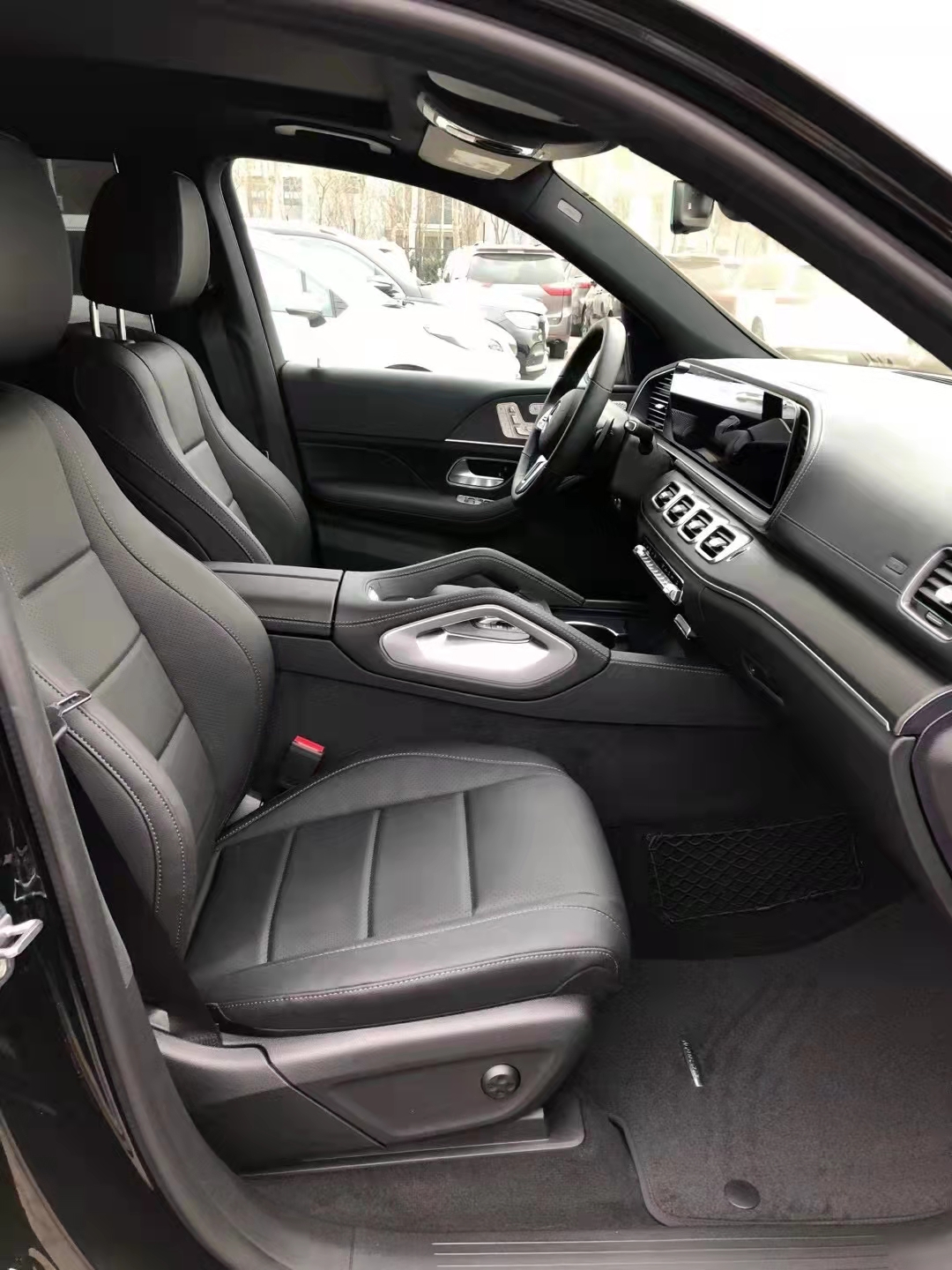 奔驰GLS450 21款 7座 全景21轮   天津港现车全国最新报价