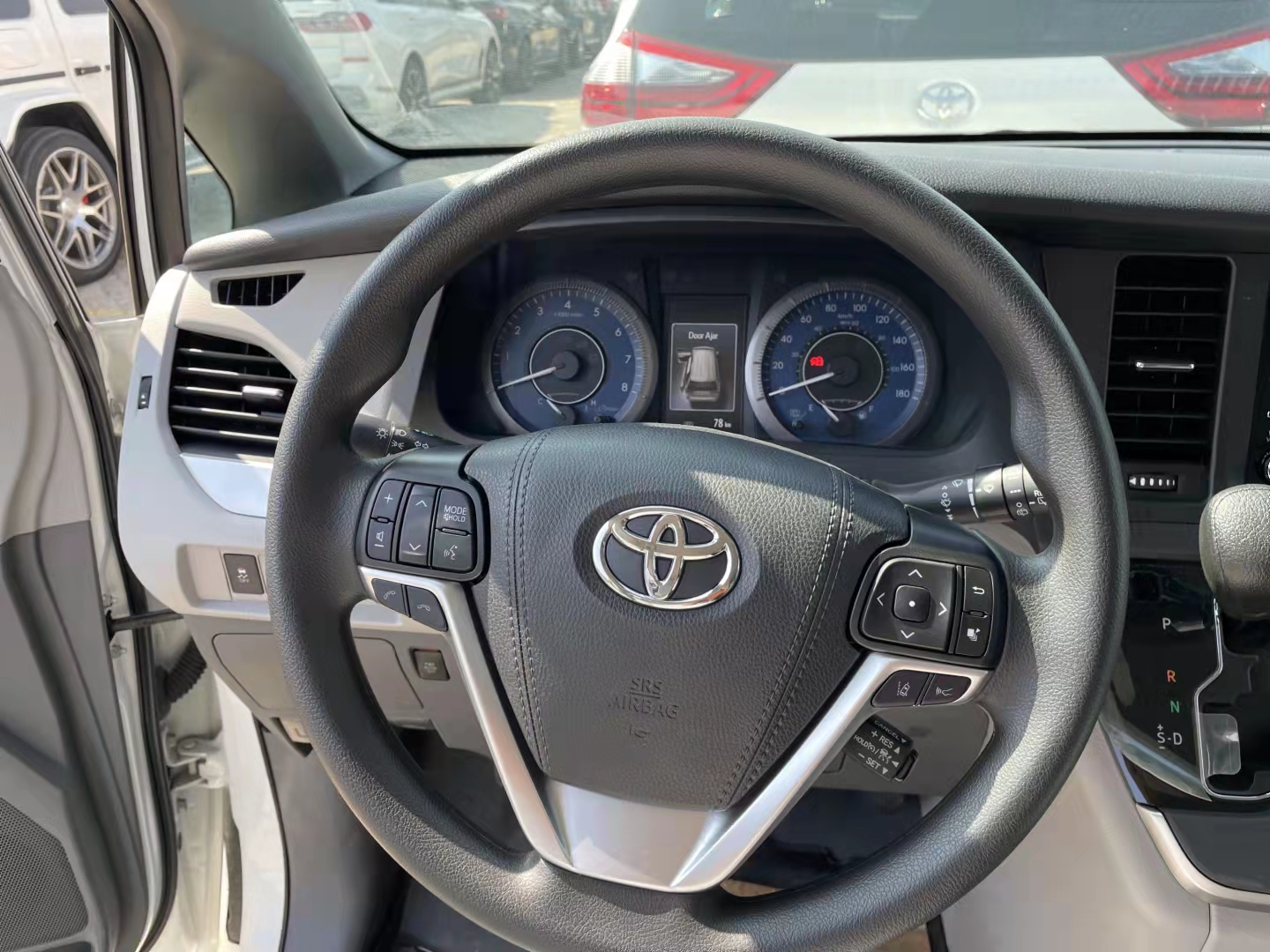 2020款 丰田塞纳 3.5四驱LE  天津港清仓钜惠亲情价