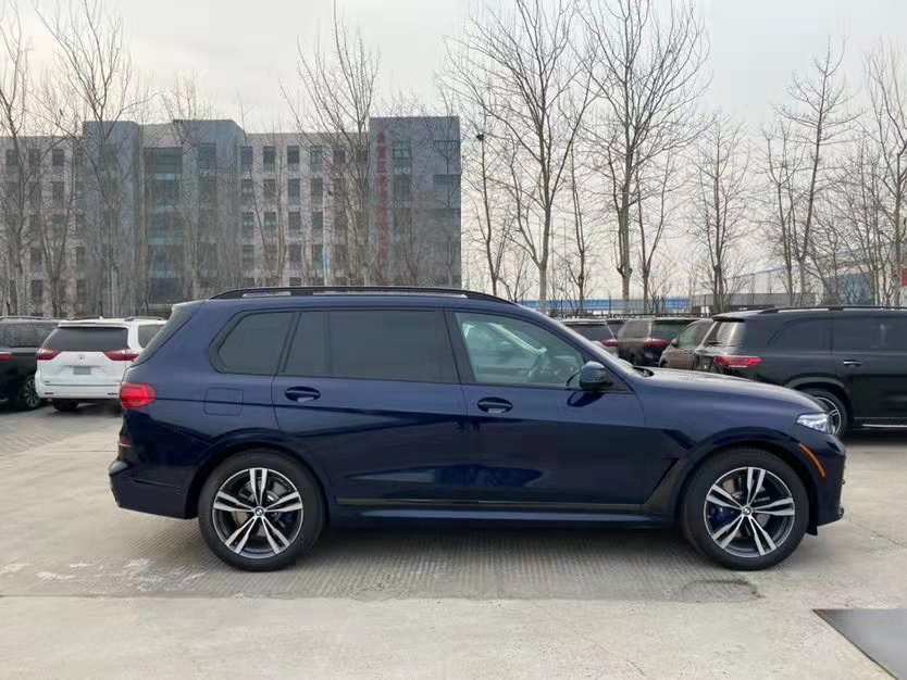 宝马X7 21款 3.0T M运动 卓越豪华 6座 天津港现车随时提