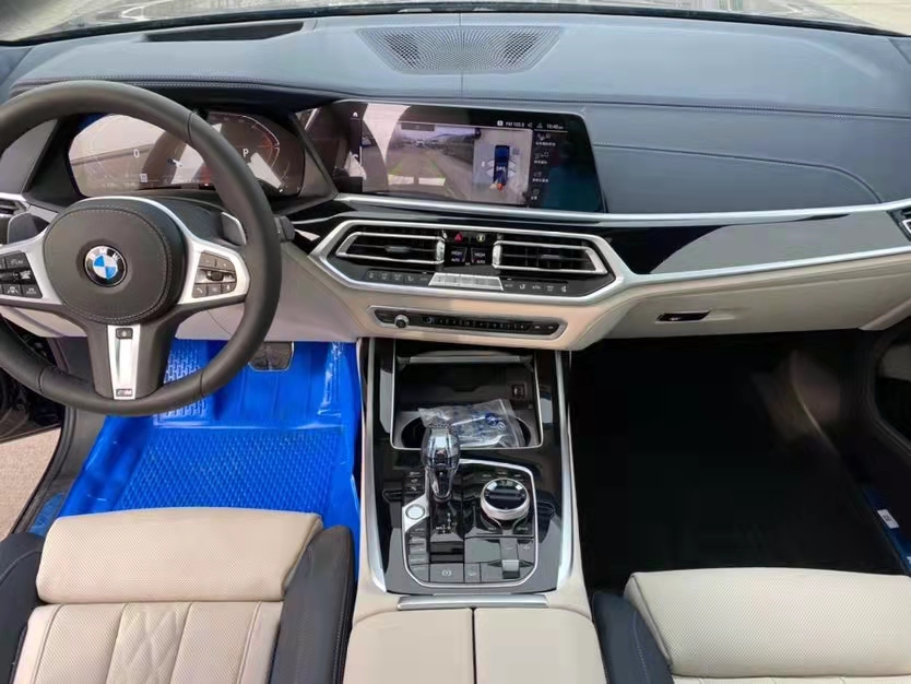 宝马X7 21款 3.0T M运动 卓越豪华 6座 天津港现车随时提