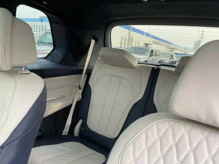 宝马X7 21款 3.0T M运动 卓越豪华 6座 天津港现车随时提