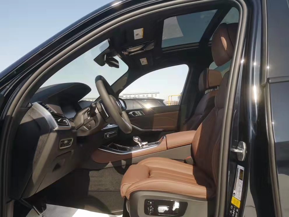 2021款宝马X5 天津港平行进口配置报价优惠促销