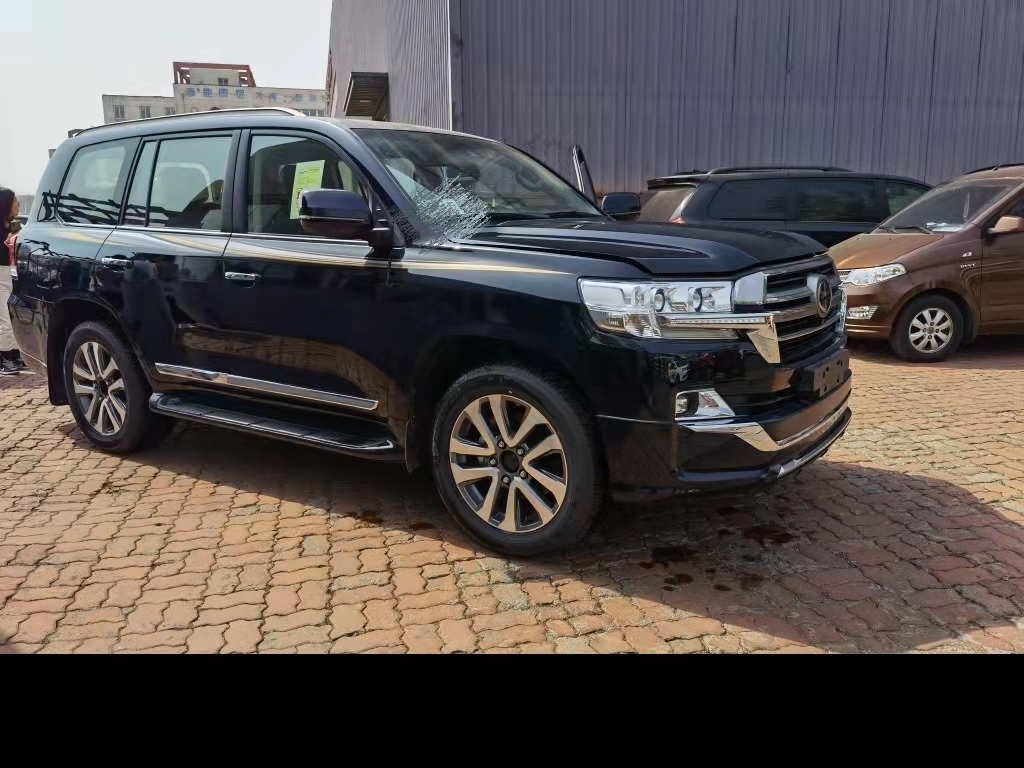 酷路泽5700 20款 VXS GT 12气 底升 天津港十月优惠多多