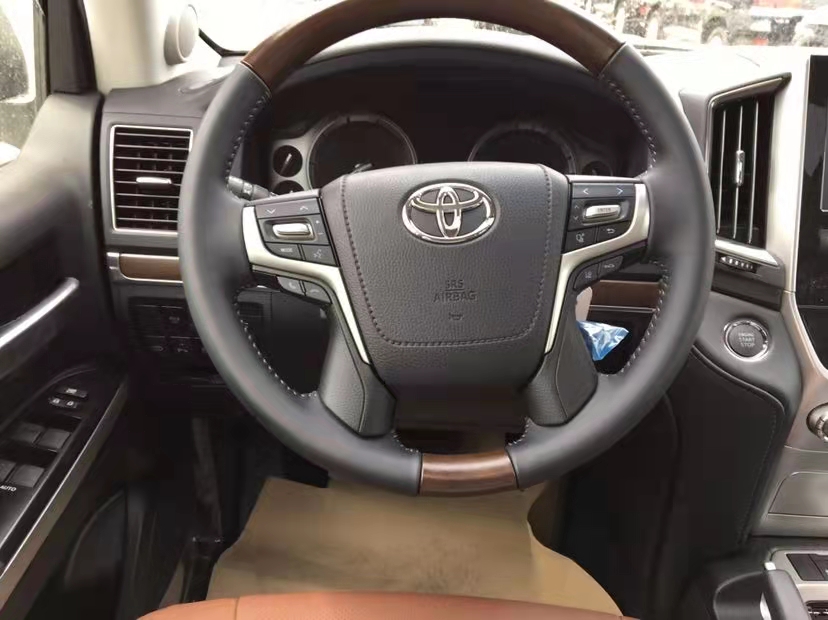 酷路泽5700 20款 VXS GT 12气 底升 天津港十月优惠多多