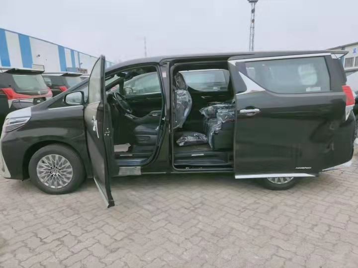 雷克萨斯LM300 21款 2.5 油电混动 七座 台湾版 天津港秒杀酬宾