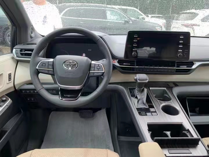 塞纳 21款 2.5 油电混合 四驱 LTD  天津港国六优惠秒杀酬宾