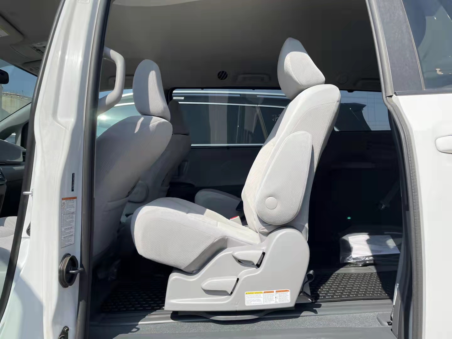 加版塞纳 20款 3.5 四驱 LE 7座  天津港国六现车钜惠让利销售