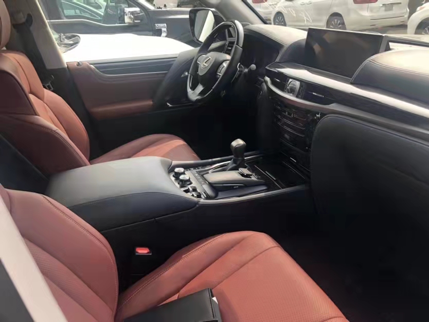 雷克萨斯LX570 21款 八座 豪华包 天津港十月钜惠亲情价