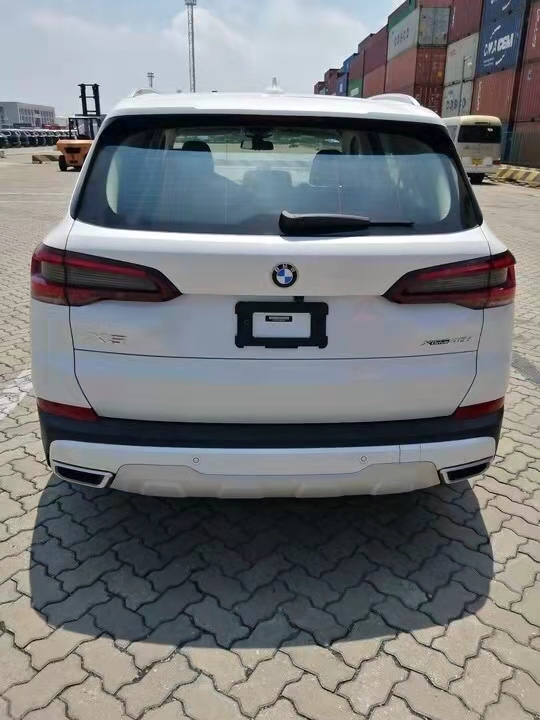 墨版宝马X5 21款 3.0T 港口国六清仓钜惠十月促销