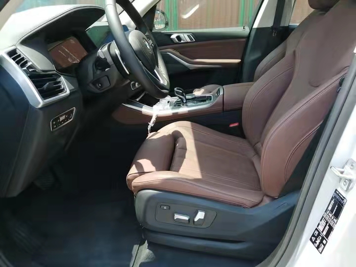 墨版宝马X5 21款 3.0T 港口国六清仓钜惠十月促销