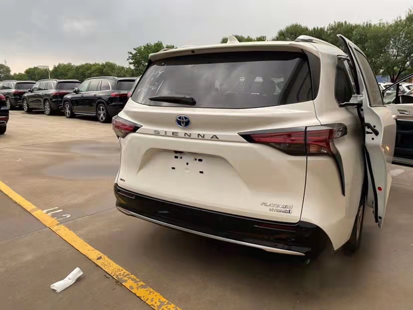 塞纳 21款 2.5 白金版 超大空间商务家用首选