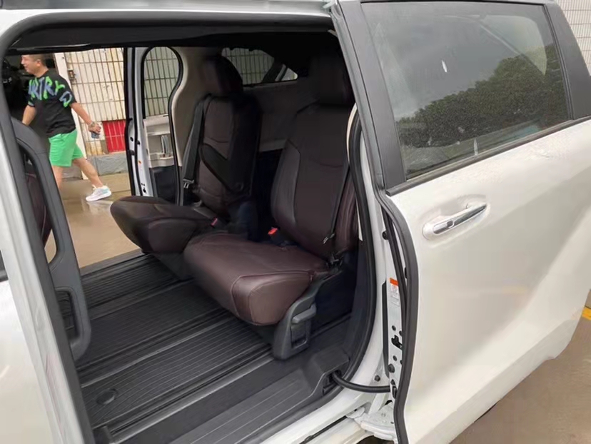 塞纳 21款 2.5 白金版 超大空间商务家用首选