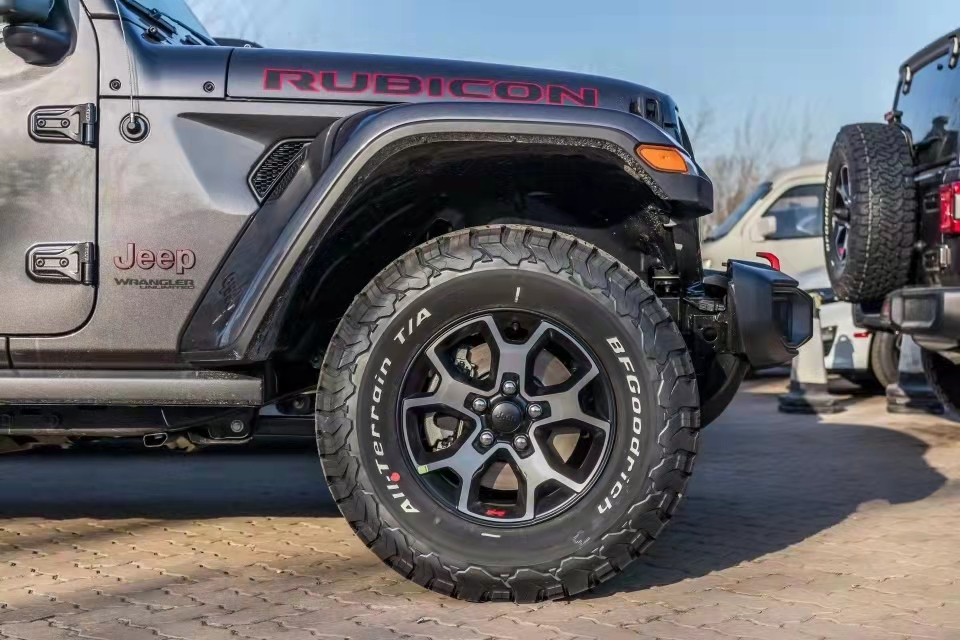 21款牧马人四门硬顶 硬派越野气场实用性很高