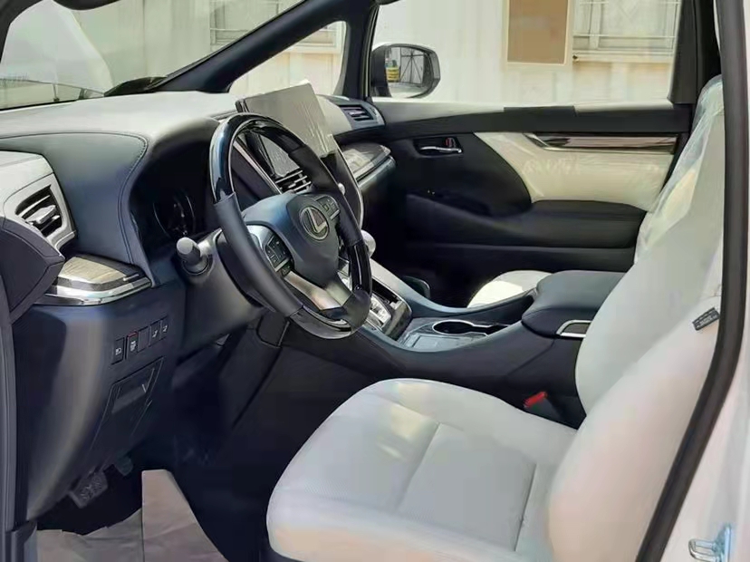 2021款雷克萨斯LM300 2.5 油电混动 台湾版 港口钜惠十月裸利出售