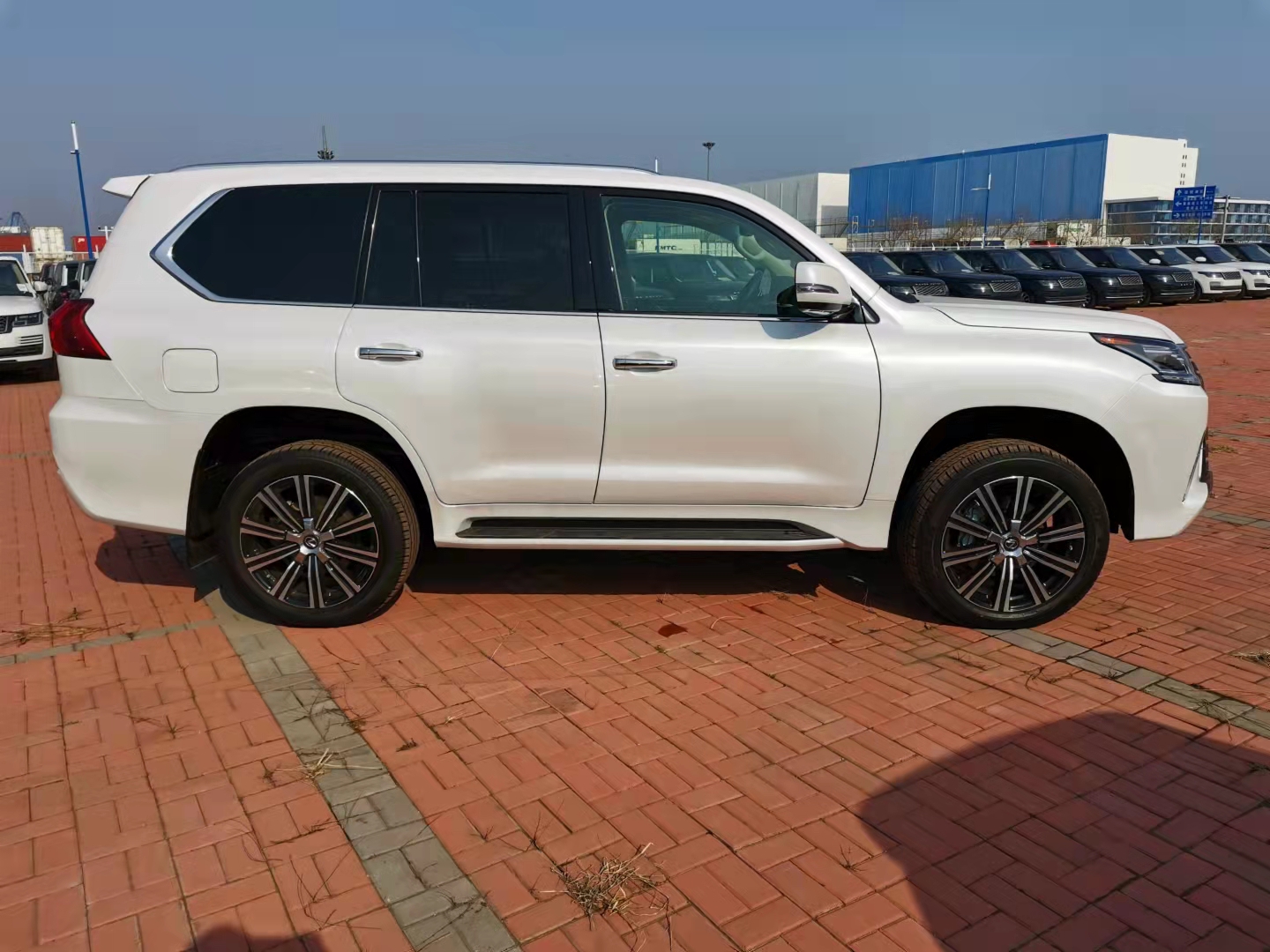 21款 雷克萨斯LX570 八座 港口双十一钜惠秒售