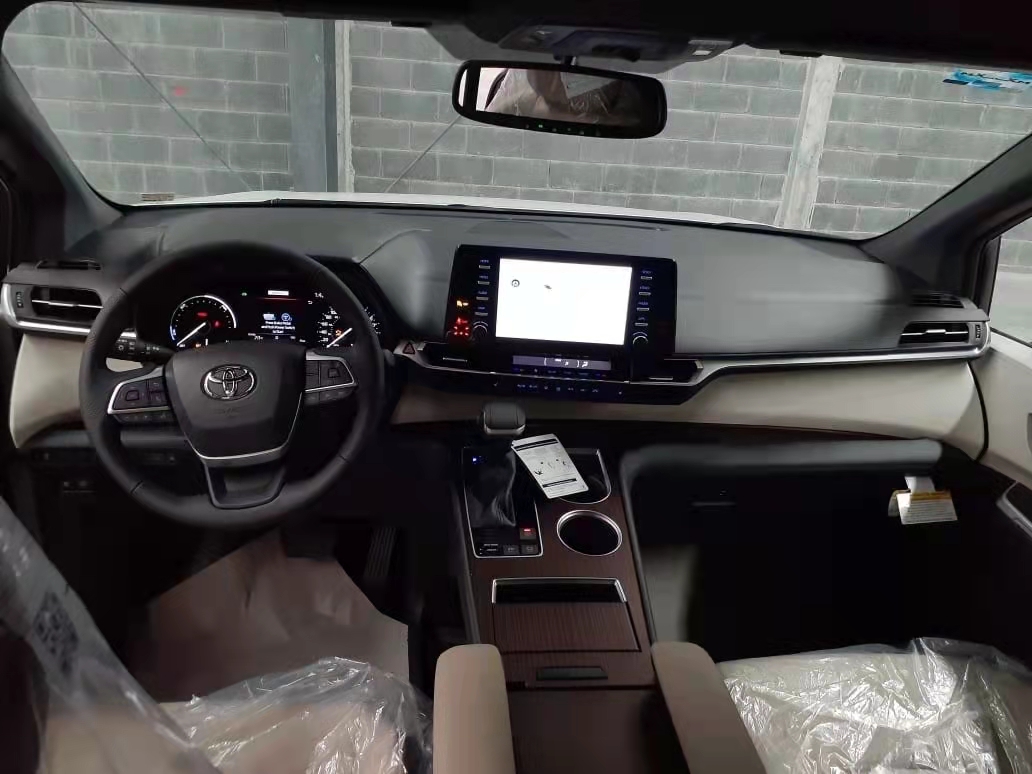  2021款塞纳 2.5 两驱XLE 天津港钜惠亲情价促销