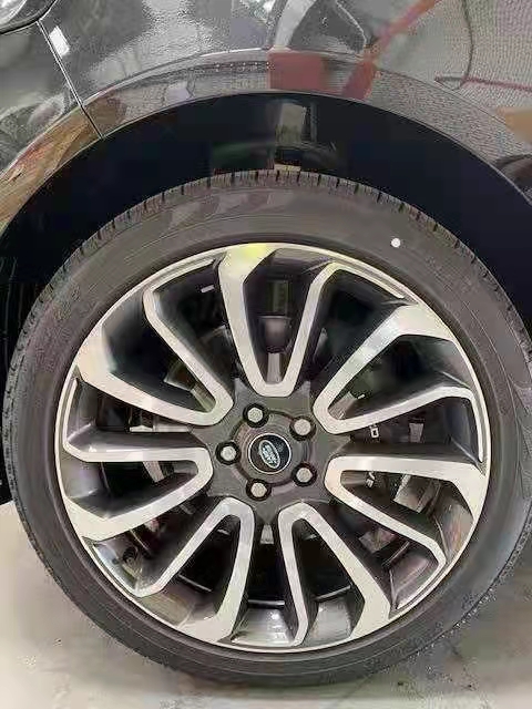 2021款揽胜行政3.0T 汽油创世加长 双十一钜惠港口抢购中