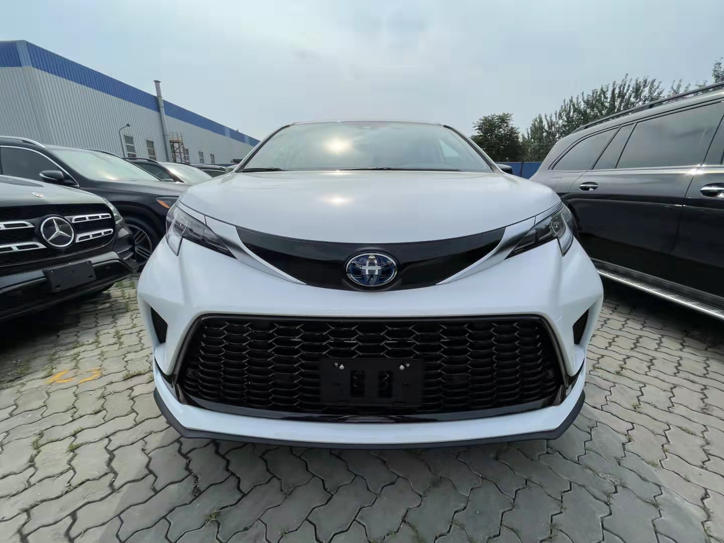 21款塞纳2.5油电混合四驱 天津港特价随时提车