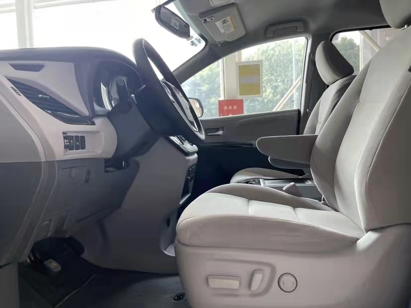 20款塞纳3.5 两驱8座 绝版最后一批清仓甩